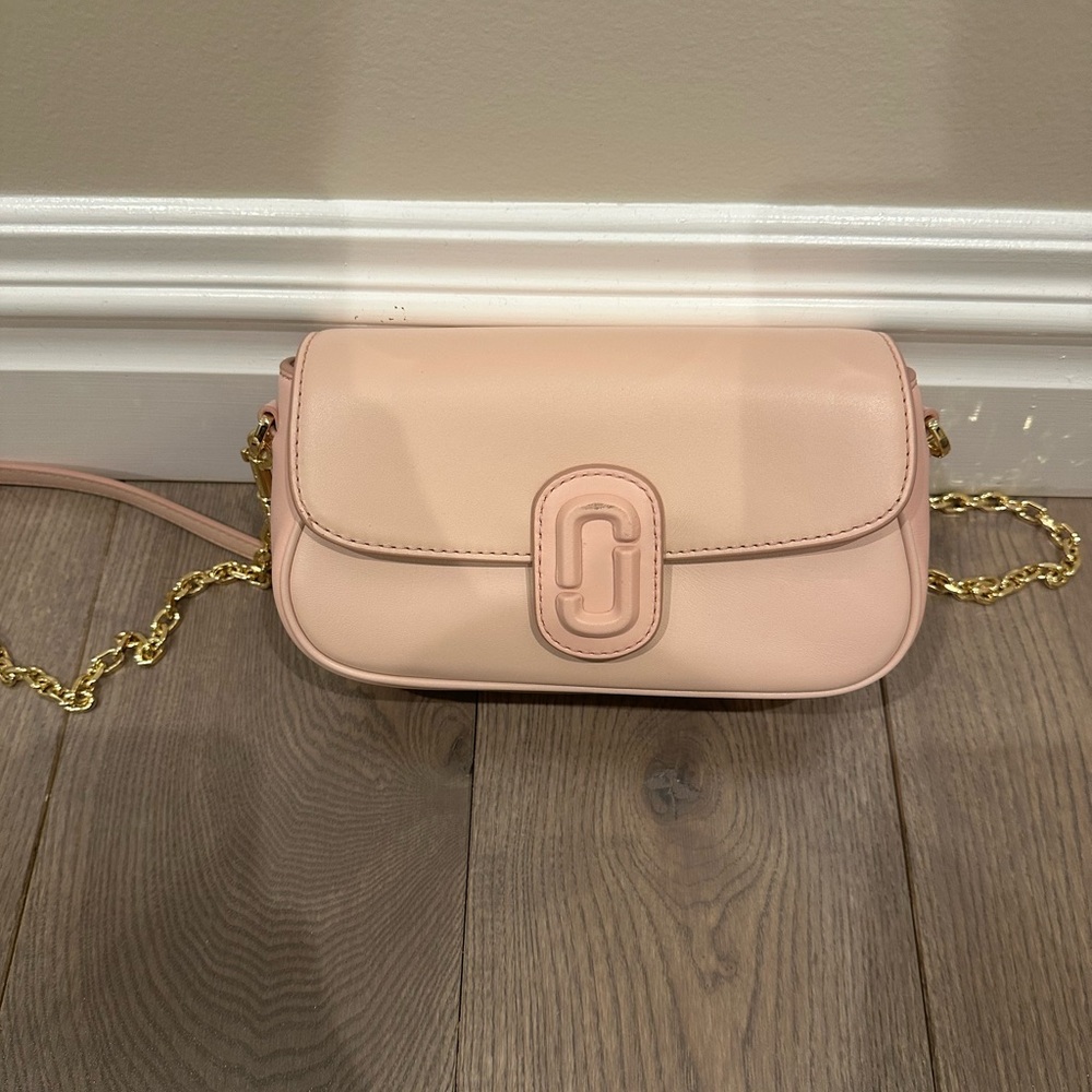 Marc Jacobs Elegant Pink Leather Crossbody Bag